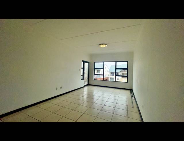 2 BEDROOM APARTMENT TO LET IN OAKDENE